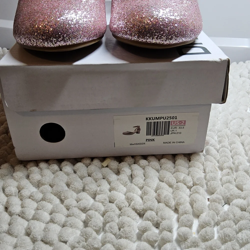 NWOT Girls Size 2 Sparkling Pink Glitter Dress Shoes